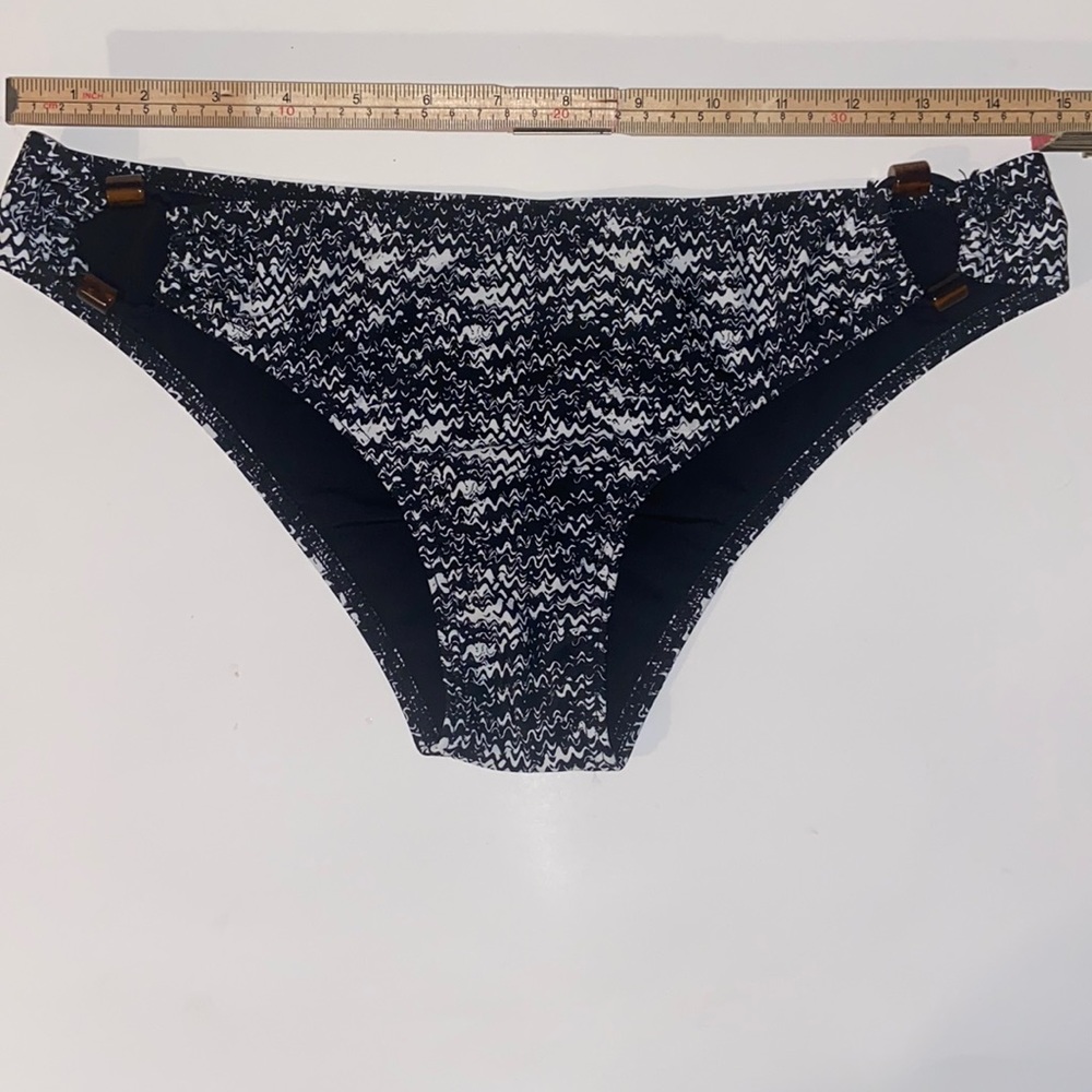 Curvy Kate Black and white swim bottoms new with tags size large